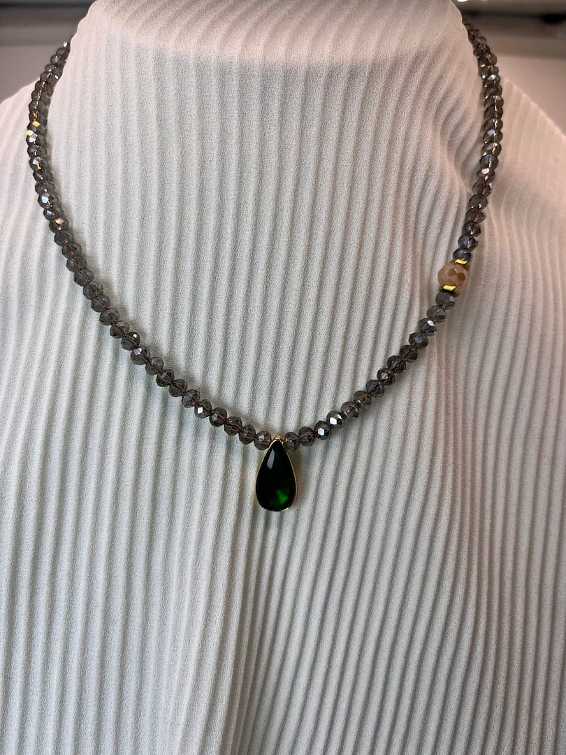 Κοντό Κολιέ Green Drop Grey
