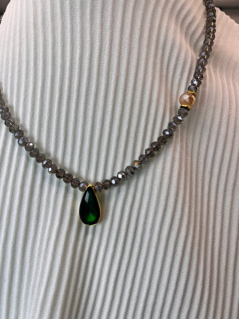 Κοντό Κολιέ Green Drop Grey
